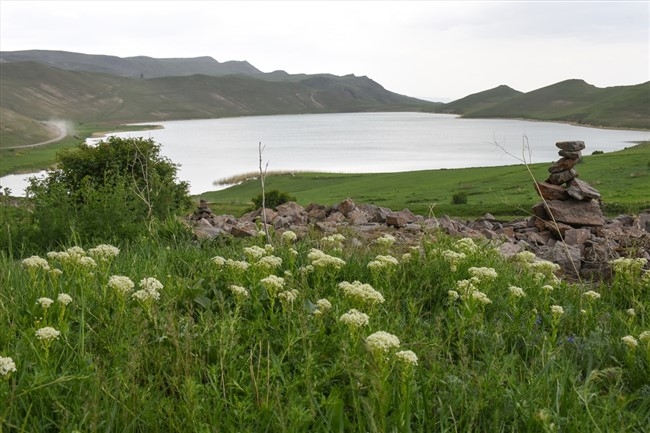 kus-cenneti-deniz-golu-essiz-guzellikleriyle-kesfedilmeyi-bekliyor