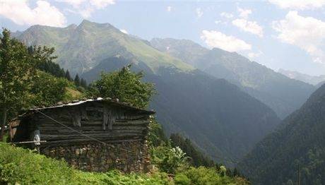 RİZE, FIRTINA VADİSİ!